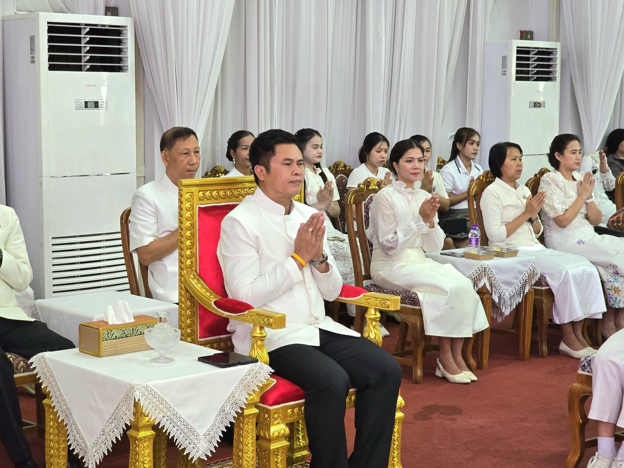 title - ปฏิรูปที่ดินจังหวัดเพชรบุรี พร้อมด้วย เจ้าหน้าที่ ส.ป.ก.เพชรบุรี ร่วมกิจกรรมปฏิบัติธรรมเฉลิมพระเกียรติสมเด็จพระนางเจ้าฯ พระบรมราชินี เนื่องในโอกาสมหามงคลเฉลิมพระชนมพรรษา 4 รอบ 3 มิถุนายน 2569